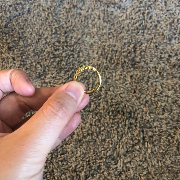 Fashion ring emerald like gold color - Picture 4 of 5